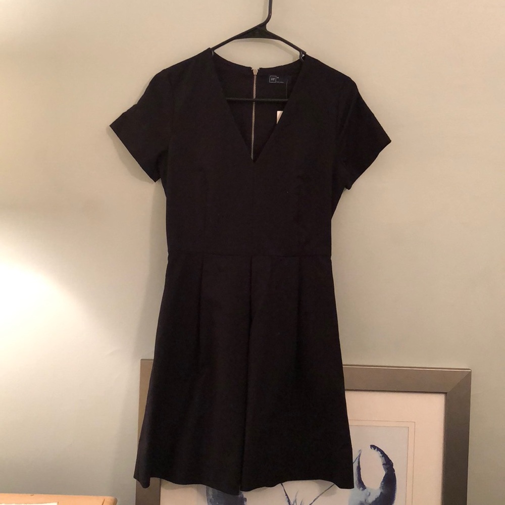 BRAND NEW! Gap black shirt sleeve dress